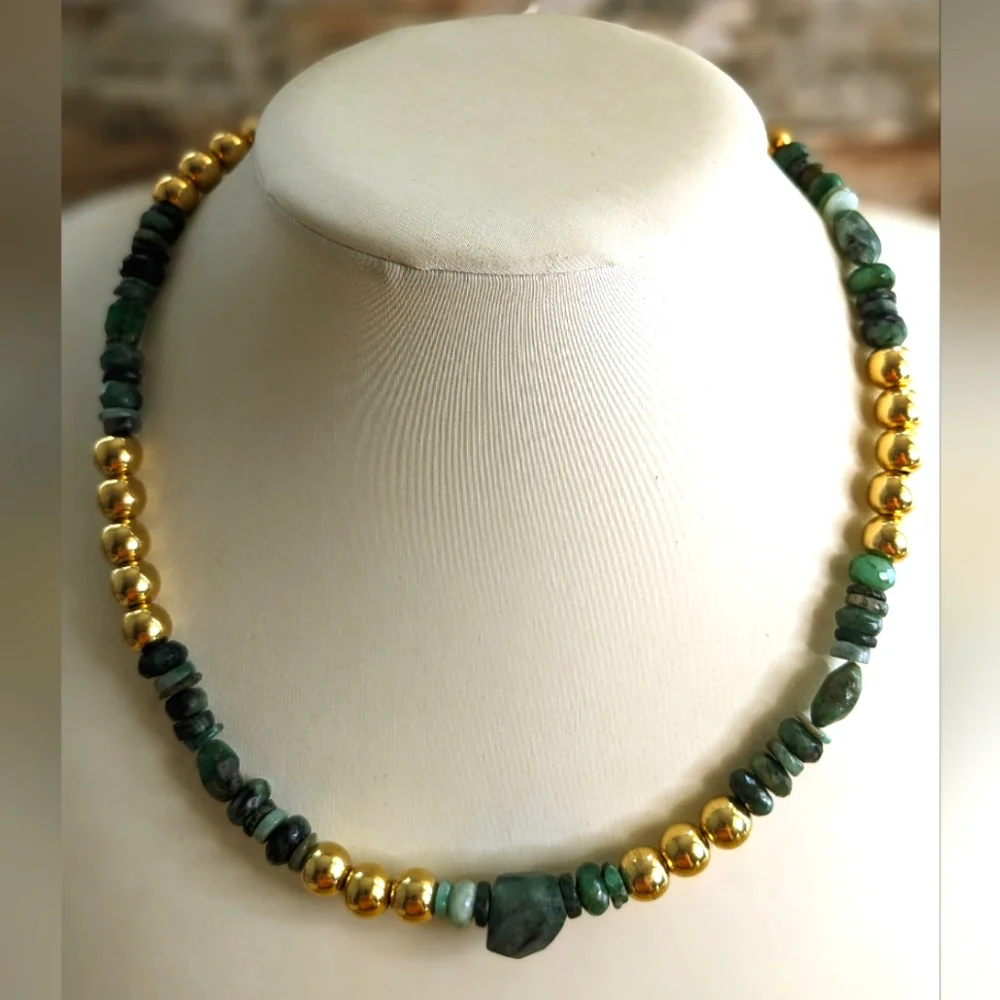 Natural Green Emerald Chips, Beads and Stones With Gold Bead Balls Necklace